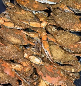 Costas Inn - Steamed Crabs
